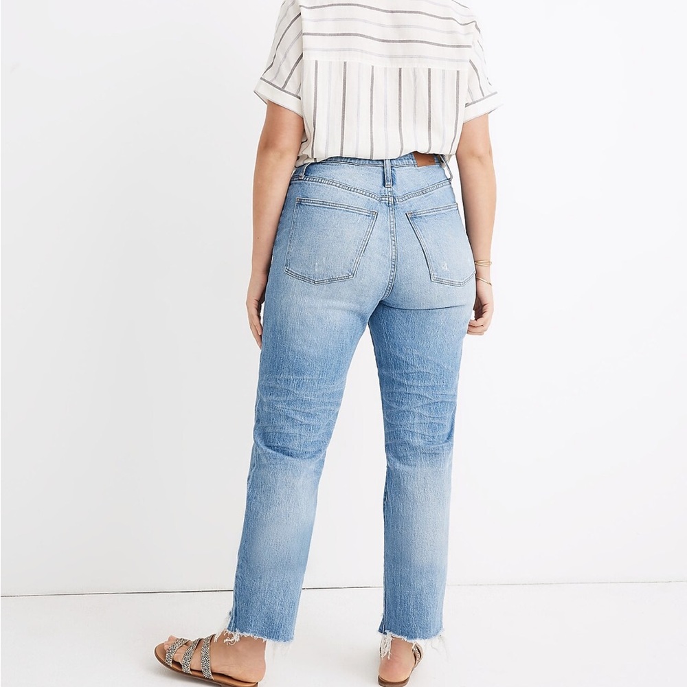 Madewell Classic Straight Jeans in Corrie Wash: Step-Hem Edition Size 32 - Picture 2 of 12